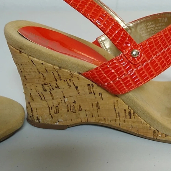 ANNE KLEIN i FLEX CORK, CROCO, SLING BACKSANDAL, ORANGE/RED, GOLD HARDWARE - Picture 4 of 14